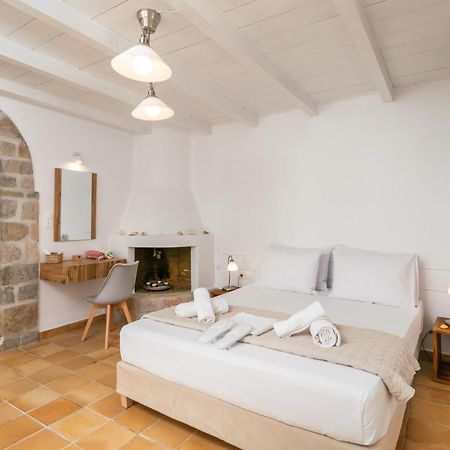 Lina And Babis' Home Adamantas Exterior photo