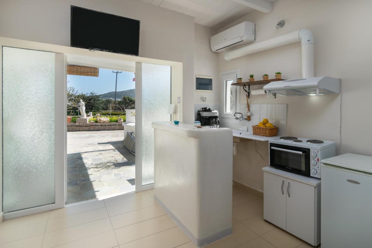 Lina And Babis' Home Adamantas Exterior photo
