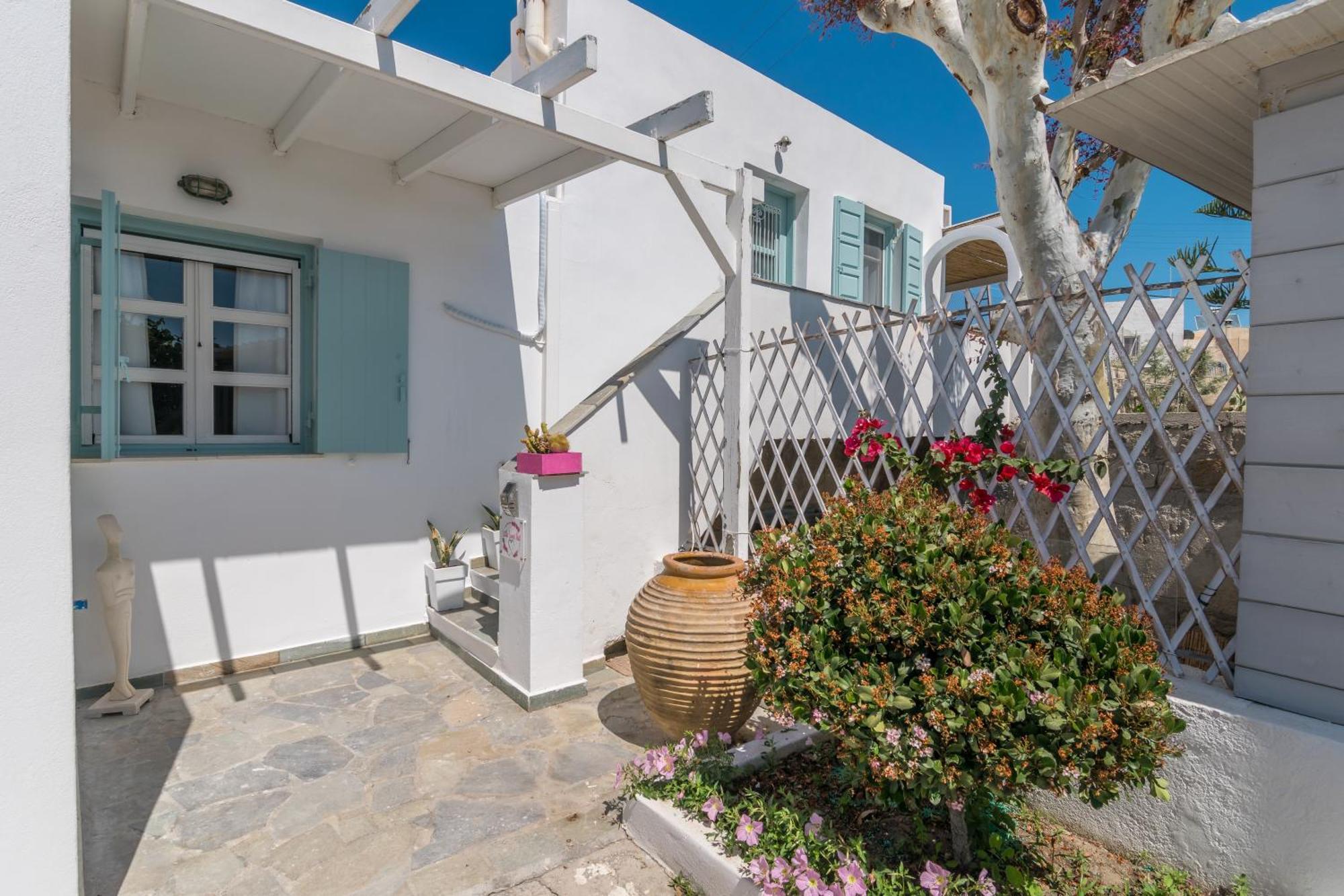 Lina And Babis' Home Adamantas Exterior photo
