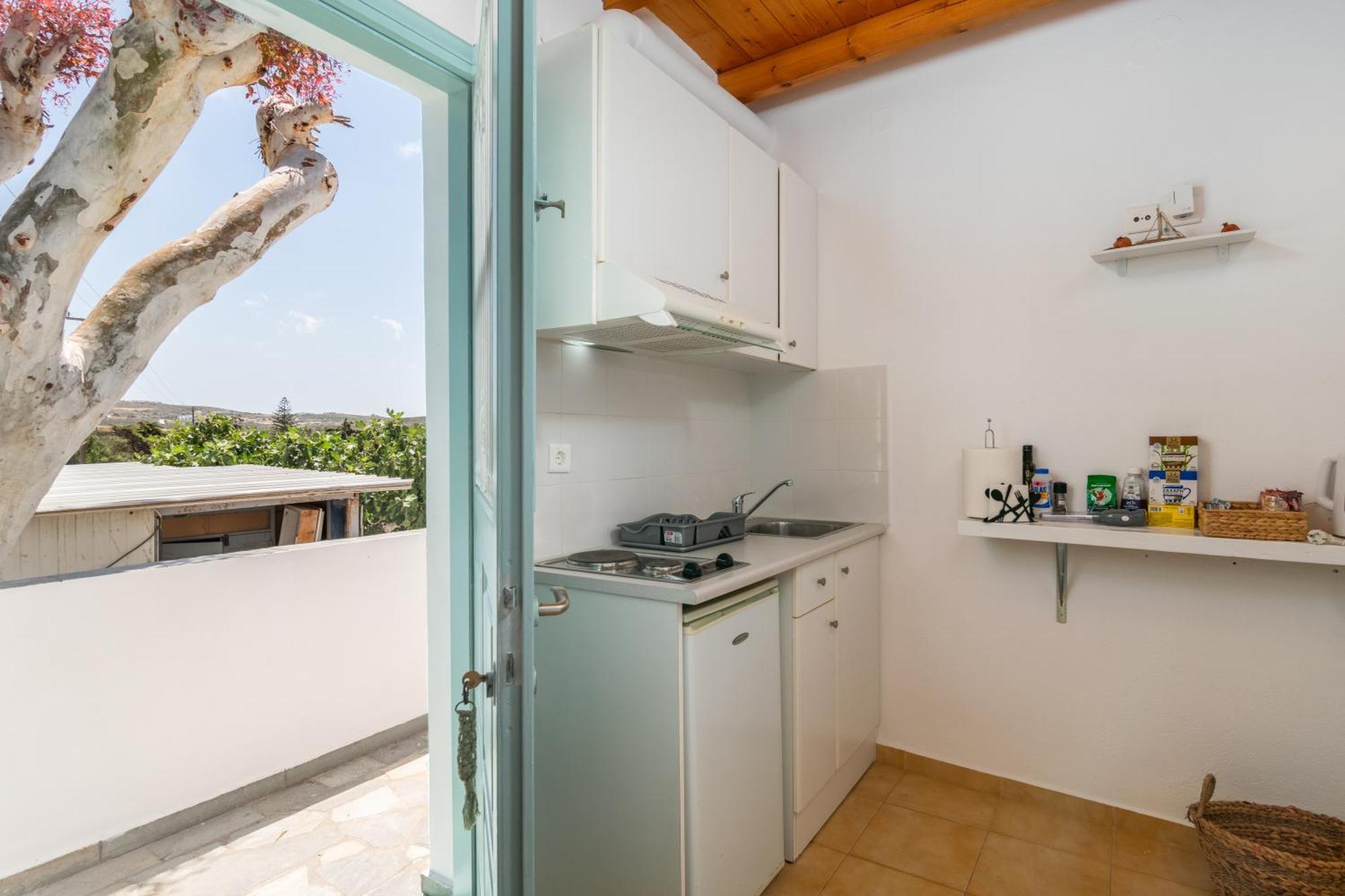 Lina And Babis' Home Adamantas Exterior photo