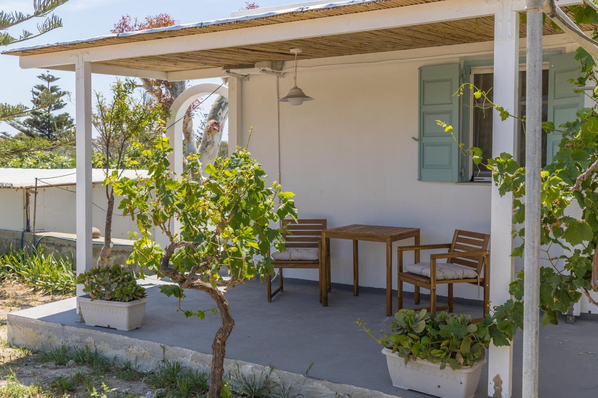 Lina And Babis' Home Adamantas Exterior photo