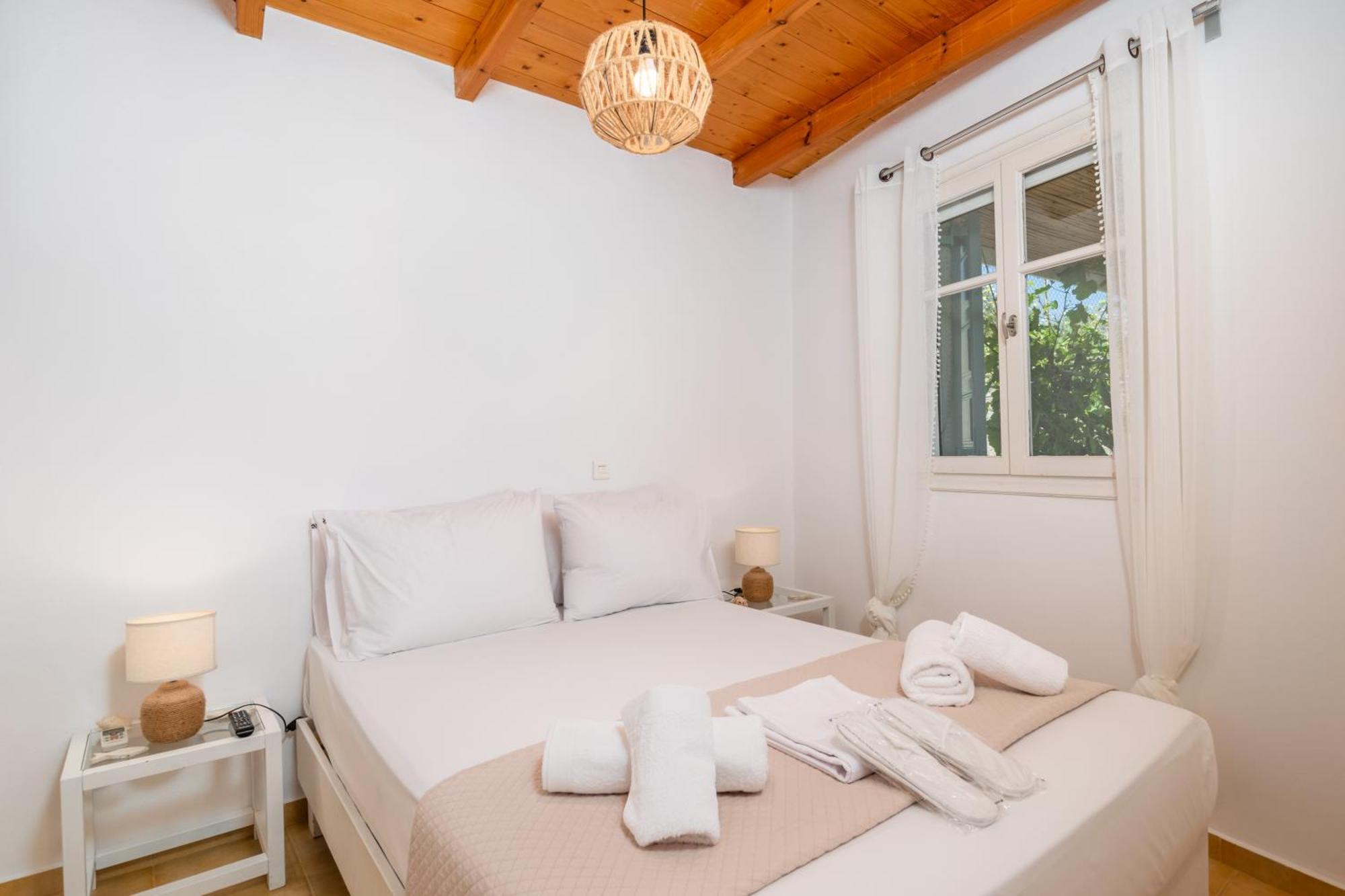 Lina And Babis' Home Adamantas Exterior photo
